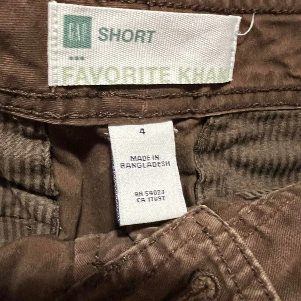 Gap Brown khaki shorts size 4 324.5